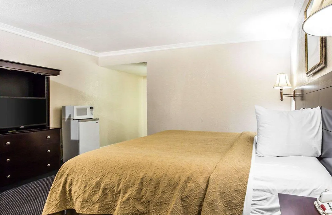 Quality Inn & Suites Thousand Oaks - Us101-1