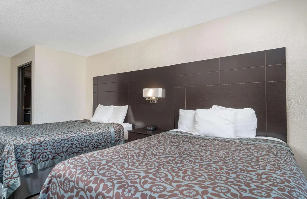 Days Inn By Wyndham Faribault-1