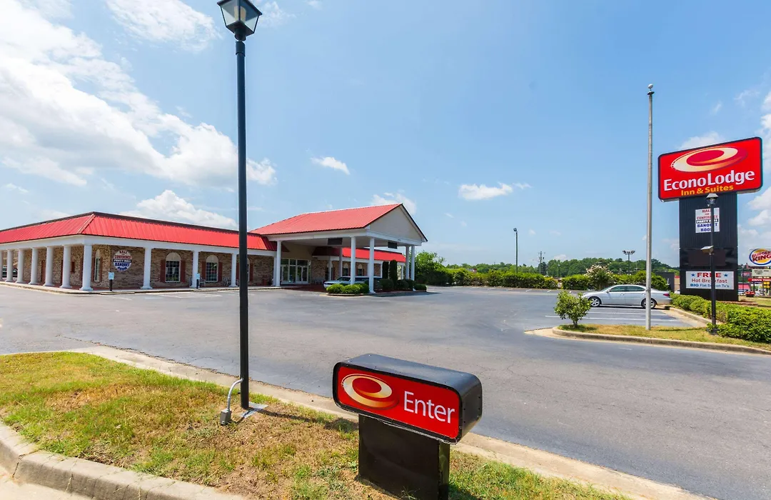 Econo Lodge Inn & Suites Orangeburg-1