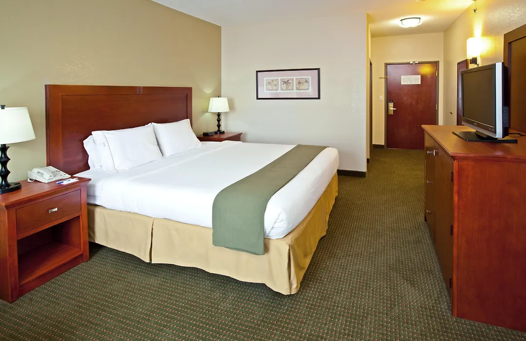 Holiday Inn Express Hotel & Suites Bedford By Ihg-1