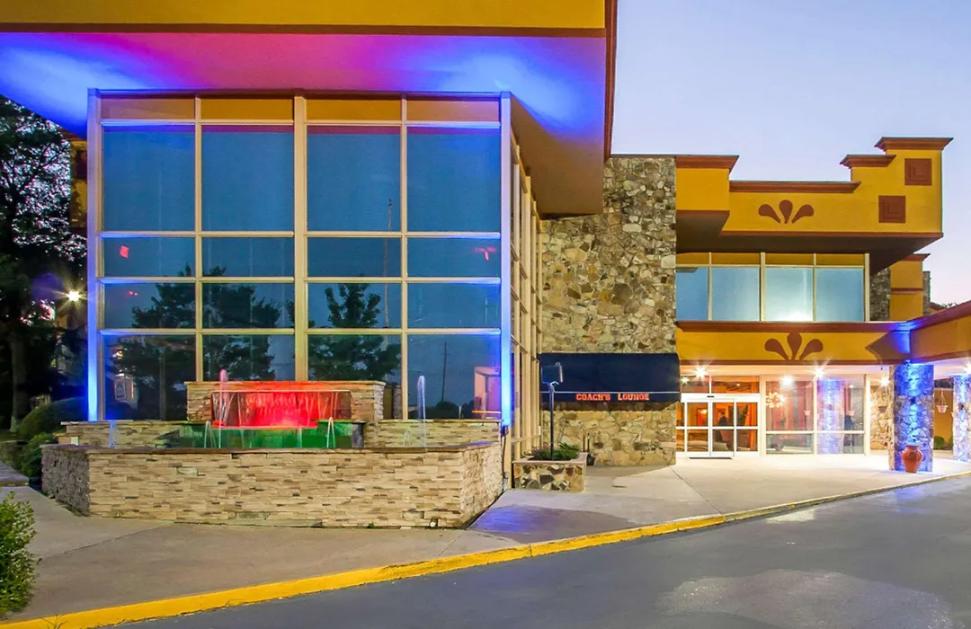 Clarion Inn & Suites University Center-1
