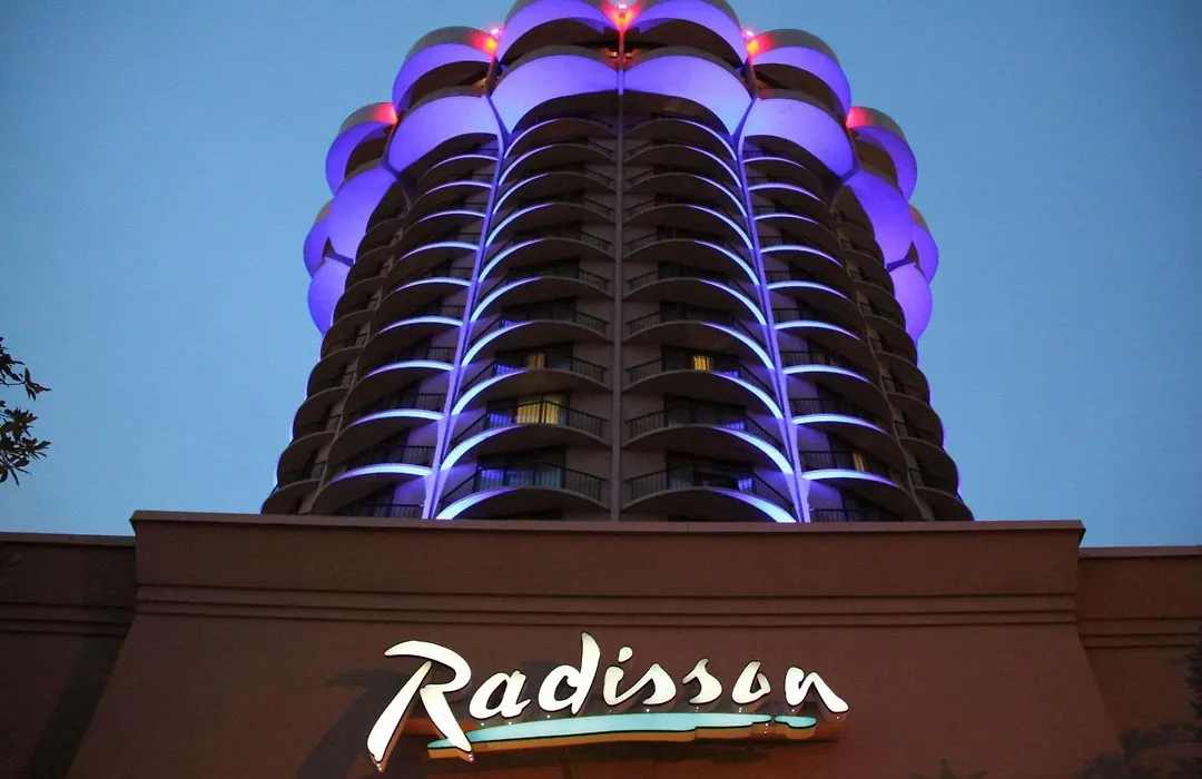 Radisson Hotel Cincinnati Riverfront-1