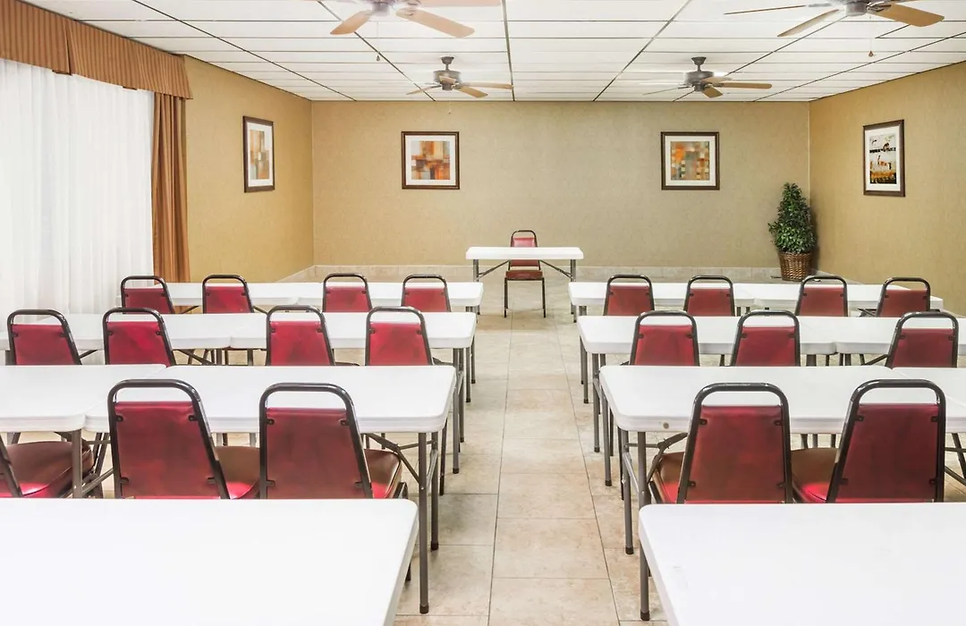 Days Inn By Wyndham Batesville-1