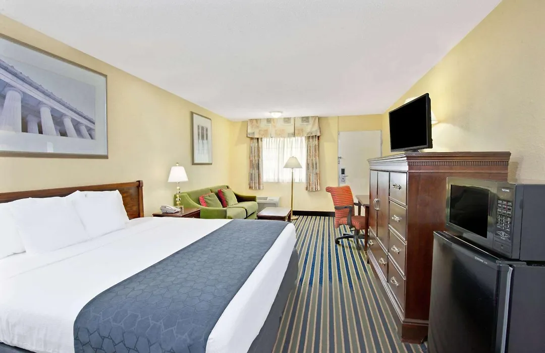 Days Inn By Wyndham Towson-1