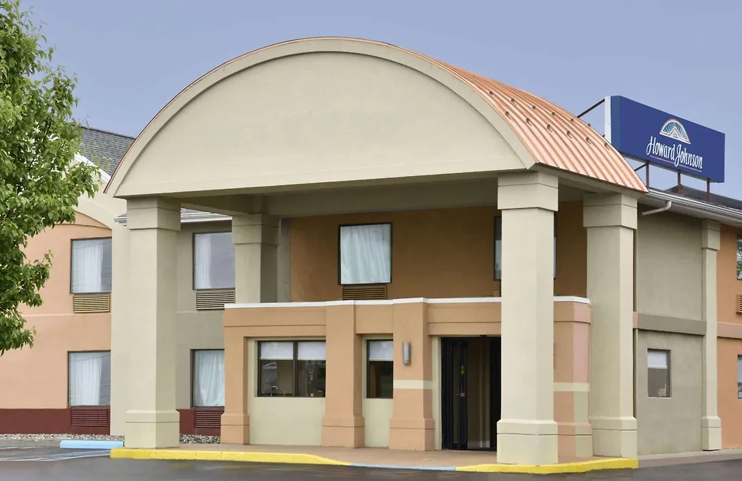 Howard Johnson By Wyndham Allentown/Dorney Hotel & Suites-1