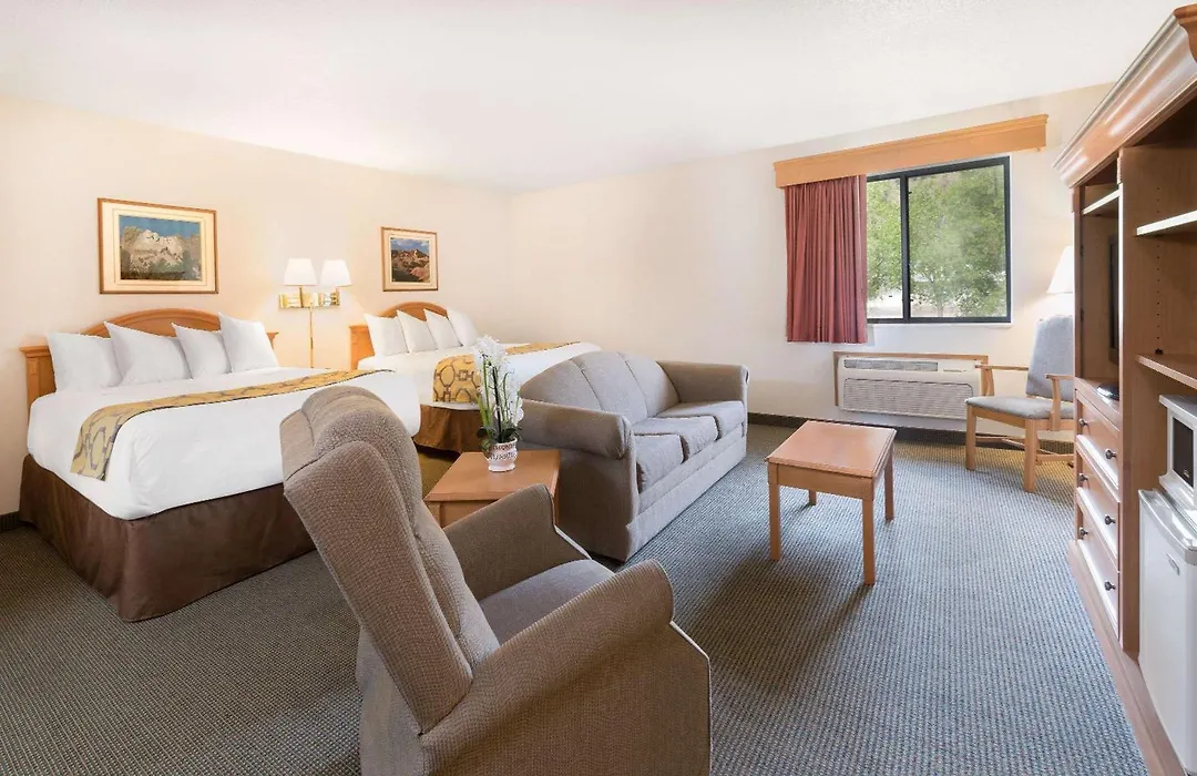 Baymont By Wyndham Hot Springs-1