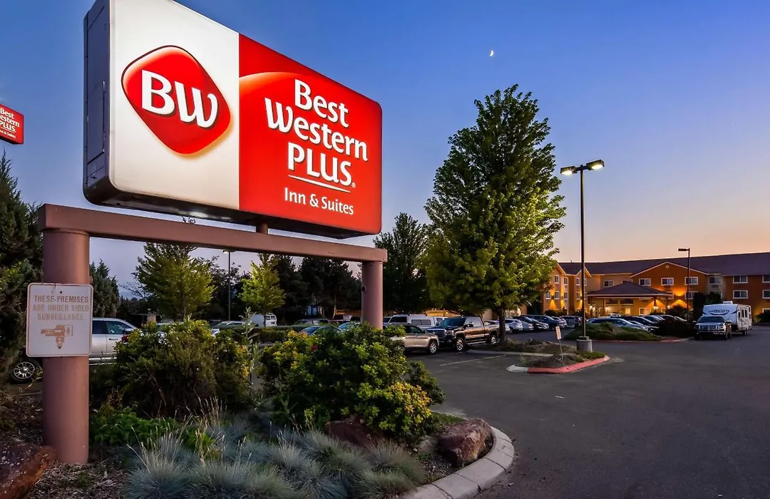 Best Western Plus Caldwell Inn & Suites-1