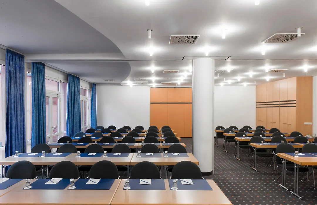 Tryp By Wyndham Halle-1