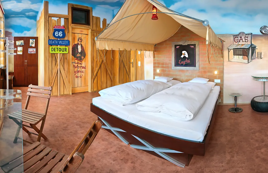 V8 HOTEL Classic Motorworld Region Stuttgart-1