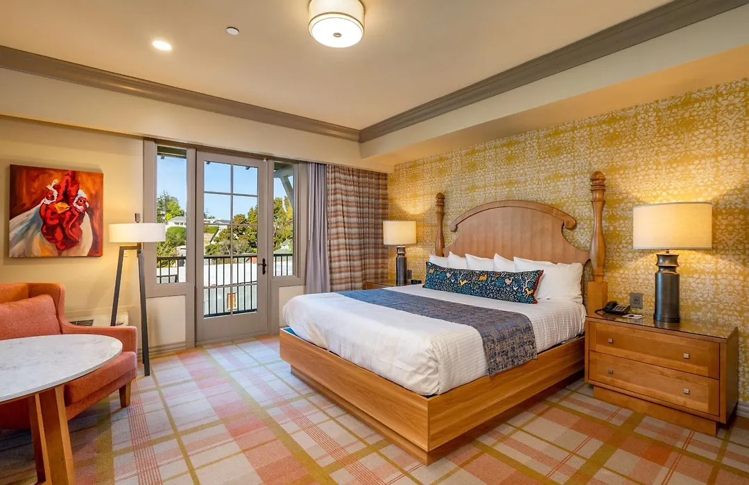 The Agrarian Hotel; Best Western Signature Collection-1