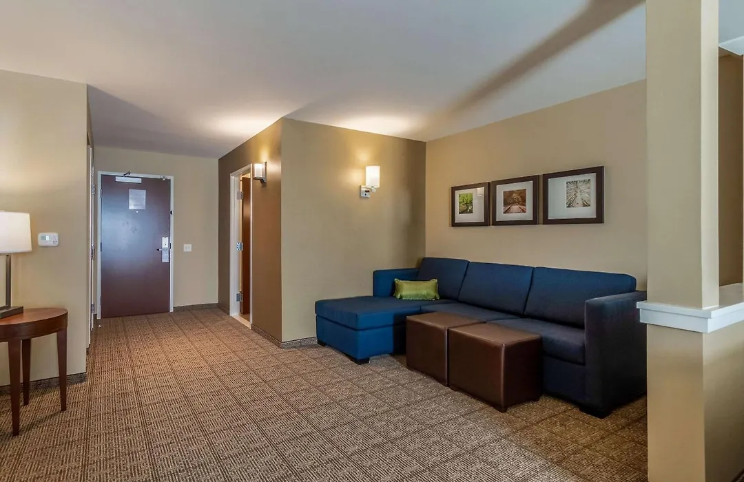 Comfort Inn & Suites - Harrisburg Airport - Hershey South-1