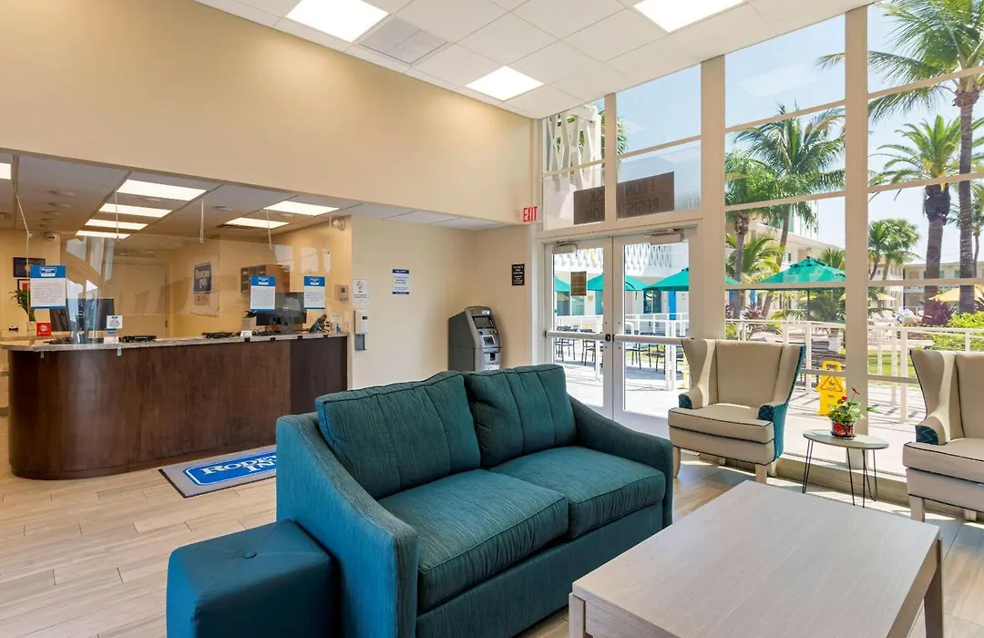 Downtown Hollywood Gardens Inn & Suites-1