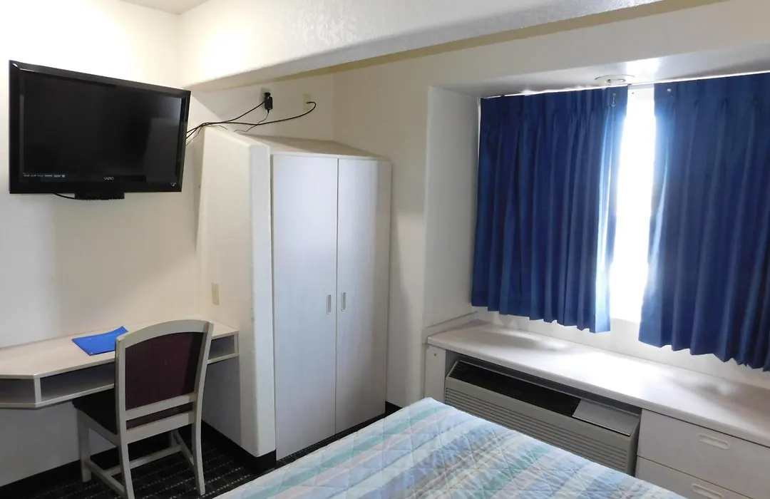 Travelodge By Wyndham Chadron-1