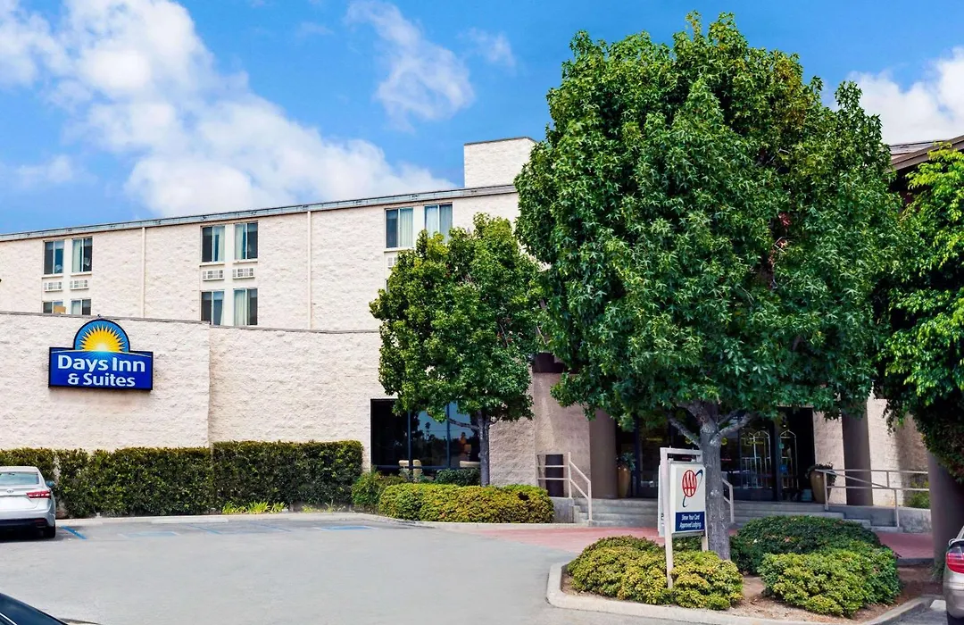 Days Inn & Suites By Wyndham Fullerton-1