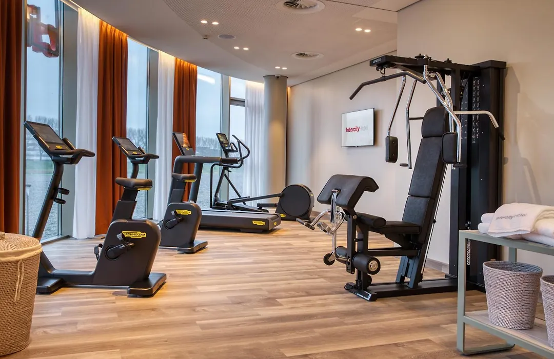 IntercityHotel Amsterdam Airport-1