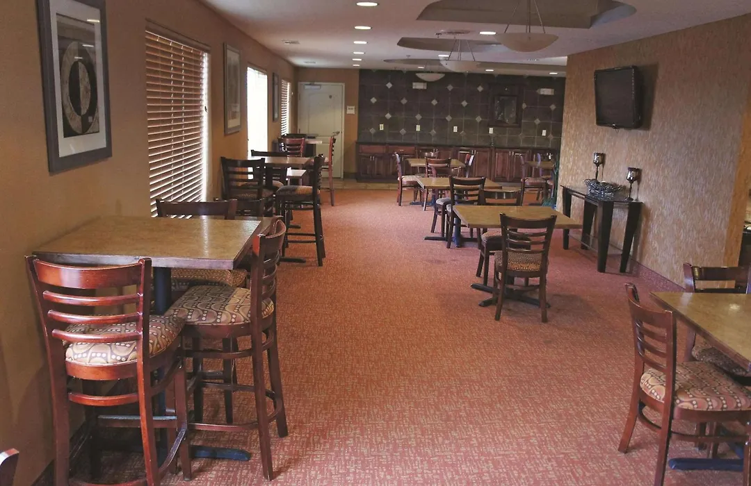La Quinta By Wyndham Bismarck-1