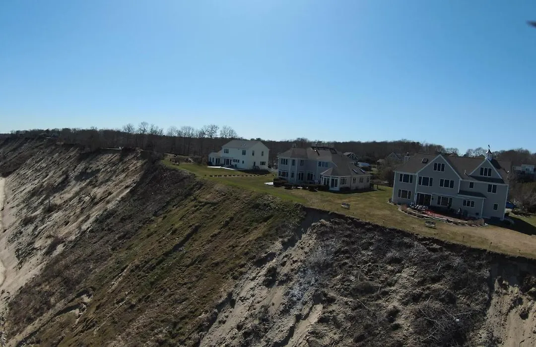 Inn 38 Oak Bluff Circle-1