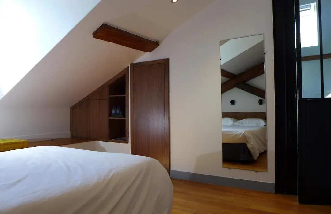 Les Versaillaises B&B-1