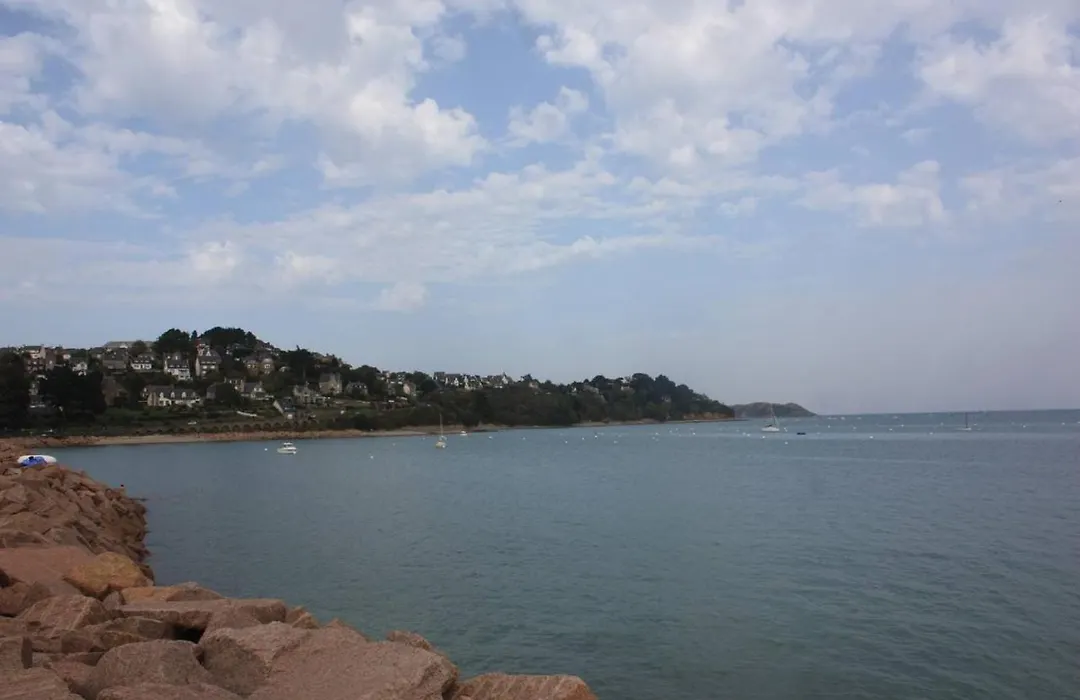 Chambre Vue Mer Dans Maison, Perros-Guirec-1
