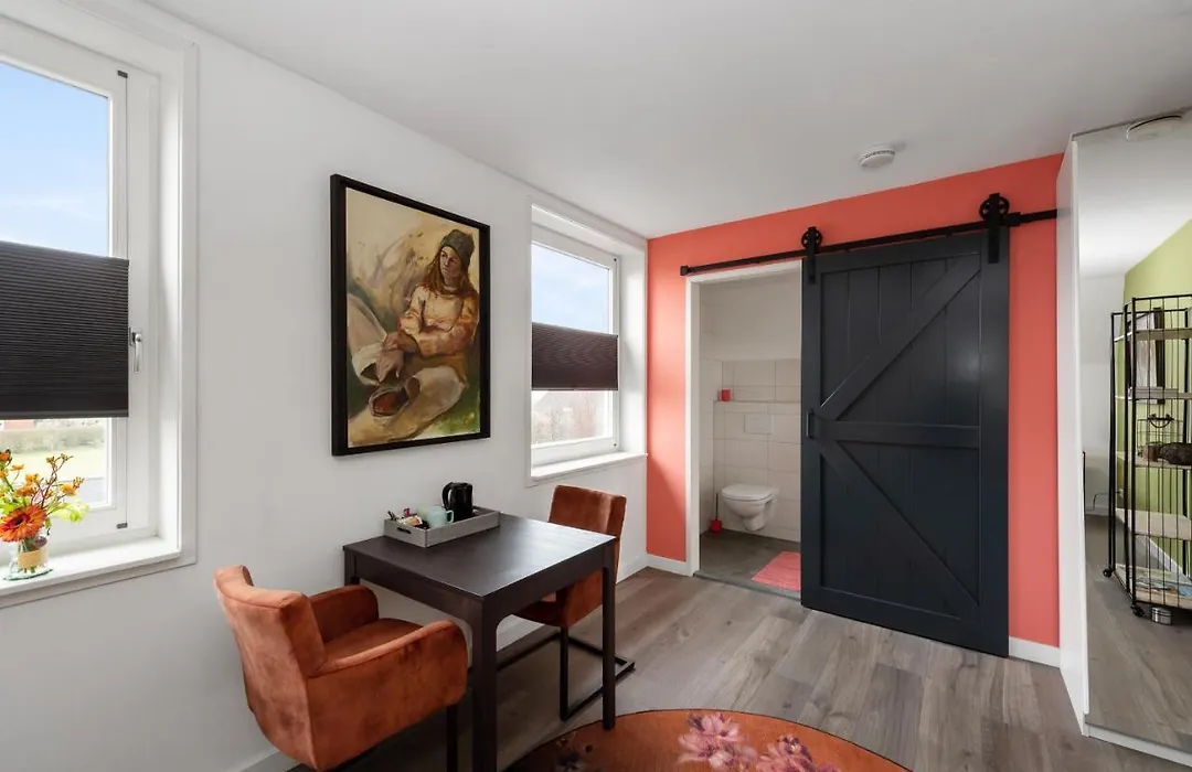 Lowlander Bnb-1