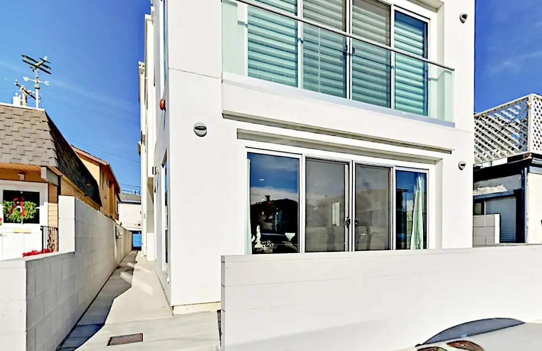Luxe Balboa Peninsula Condo W Gourmet Kitchen And Epic Rooftop Deck-1
