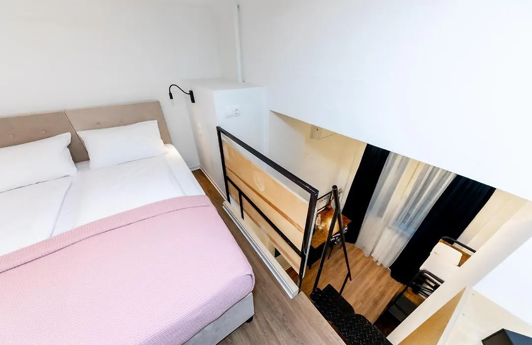 Adagio Downtown Rooms-1