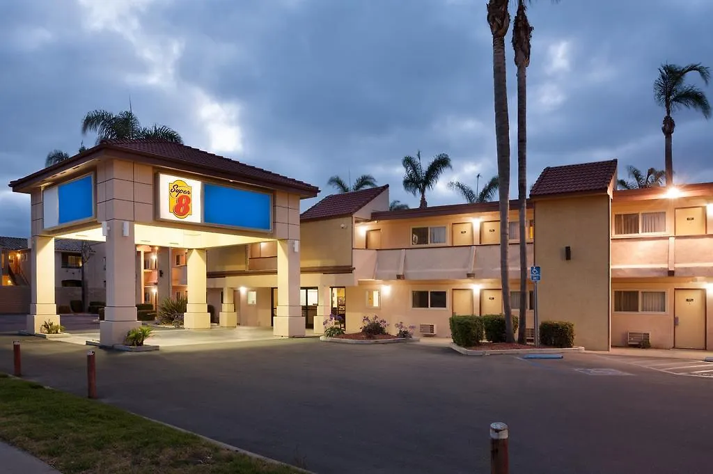 Super 8 By Wyndham Oceanside Marty'S Valley Inn-1
