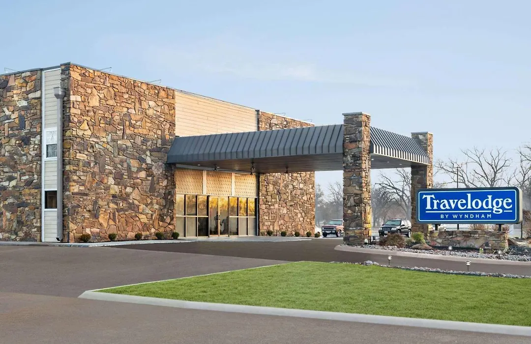 Travelodge By Wyndham Coffeyville-1