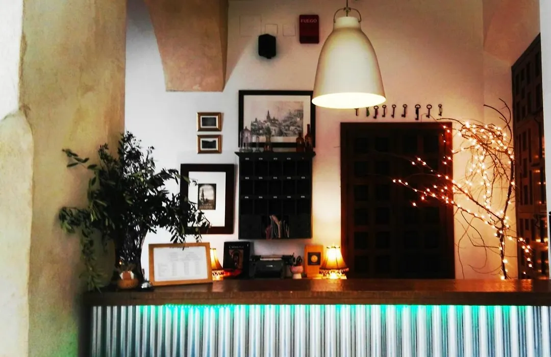 Frenteabastos Hostel Suites Cafe-1