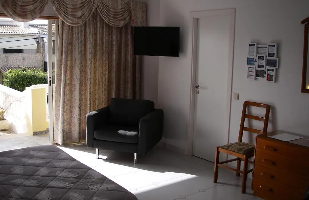 Monte da Ria Guest House-1