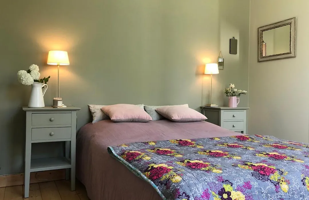 Maison M, chambre privée accès jardin piscine et jacuzzi près de La Rochelle-1