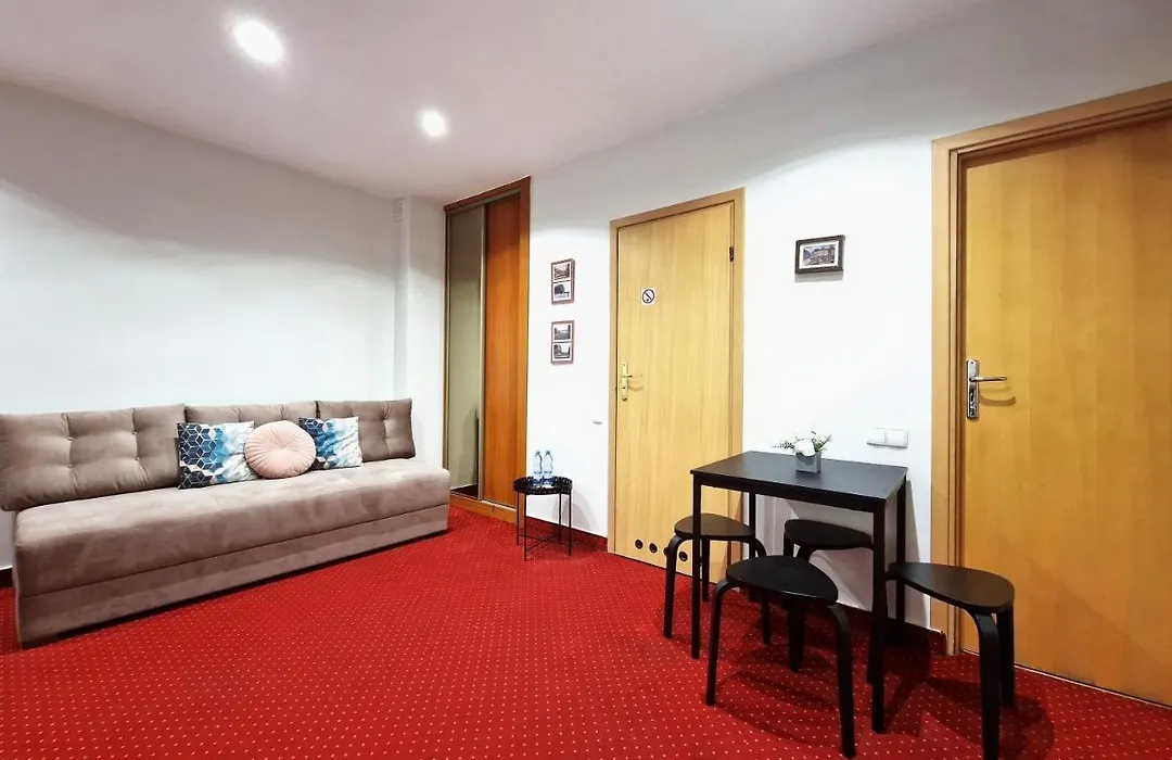 Helvetia Plus B&B - PRIVATE ROOMS&APARTMENTS-1