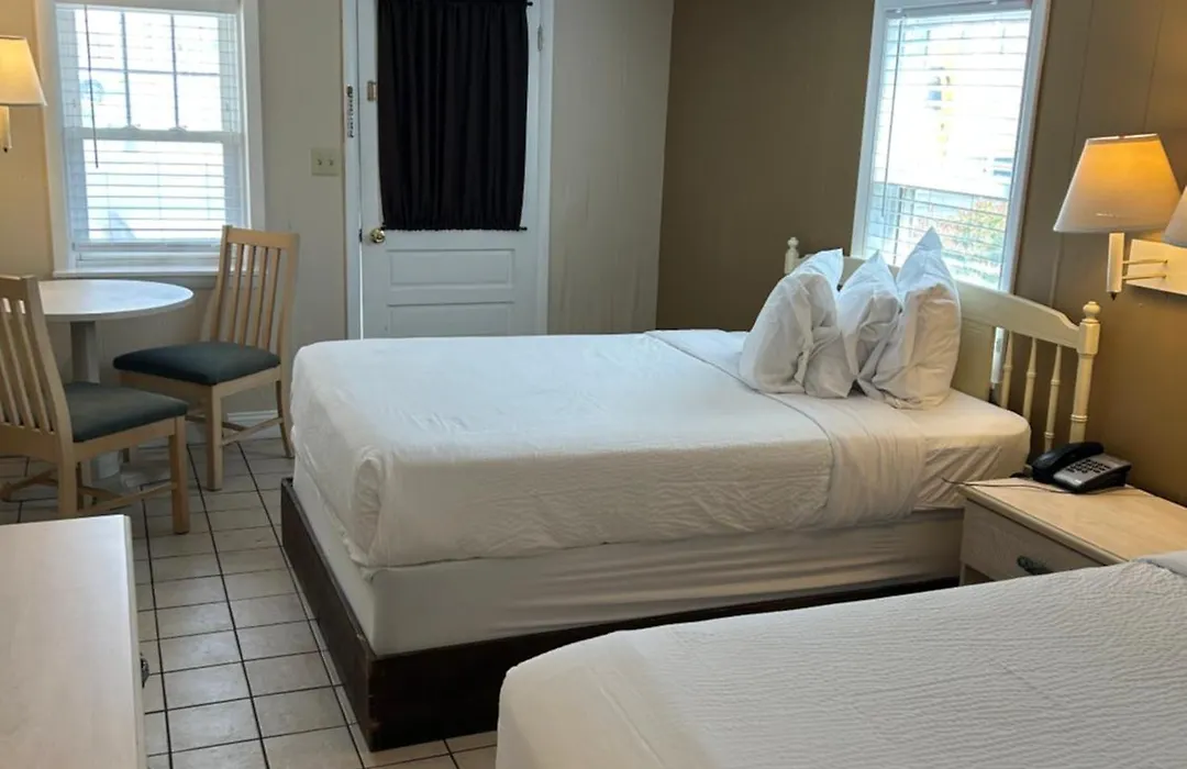 The Admiral Hotel/Motel-1