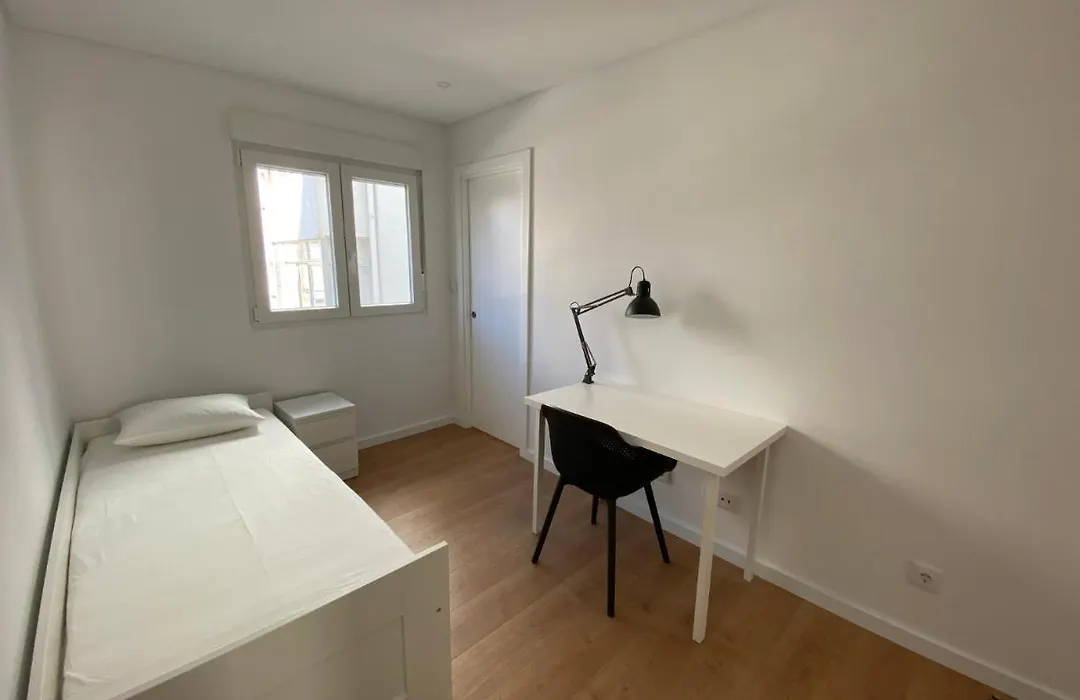Carcavelos Beach Walking Distance Room-1
