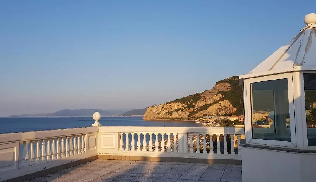 Lido Resort-1