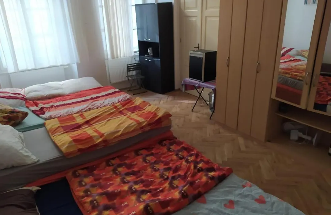 Private Room In Shared Luxurious Palace Like Apartment With 2 Bathrooms Including Whirlpool And Virtual Reality-1