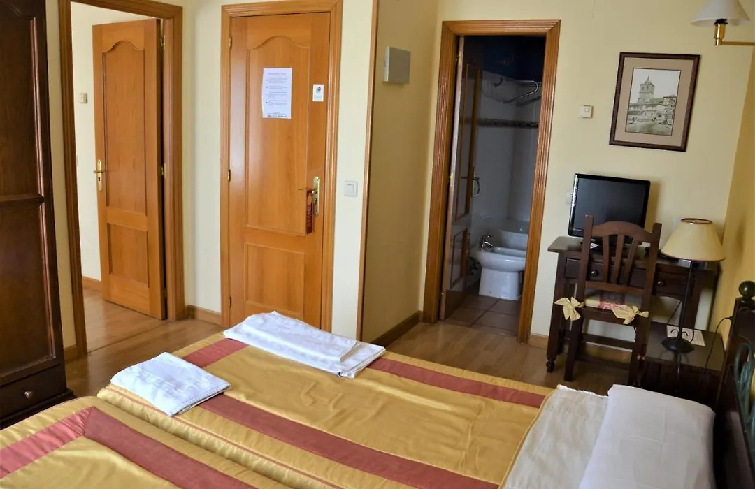 Hostal Infanta Doña Leonor-1