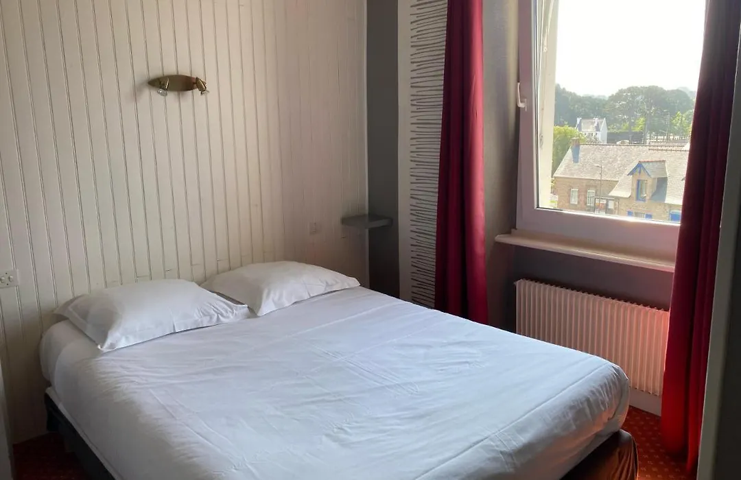 Logis Hotel Restaurant Le Phare-1