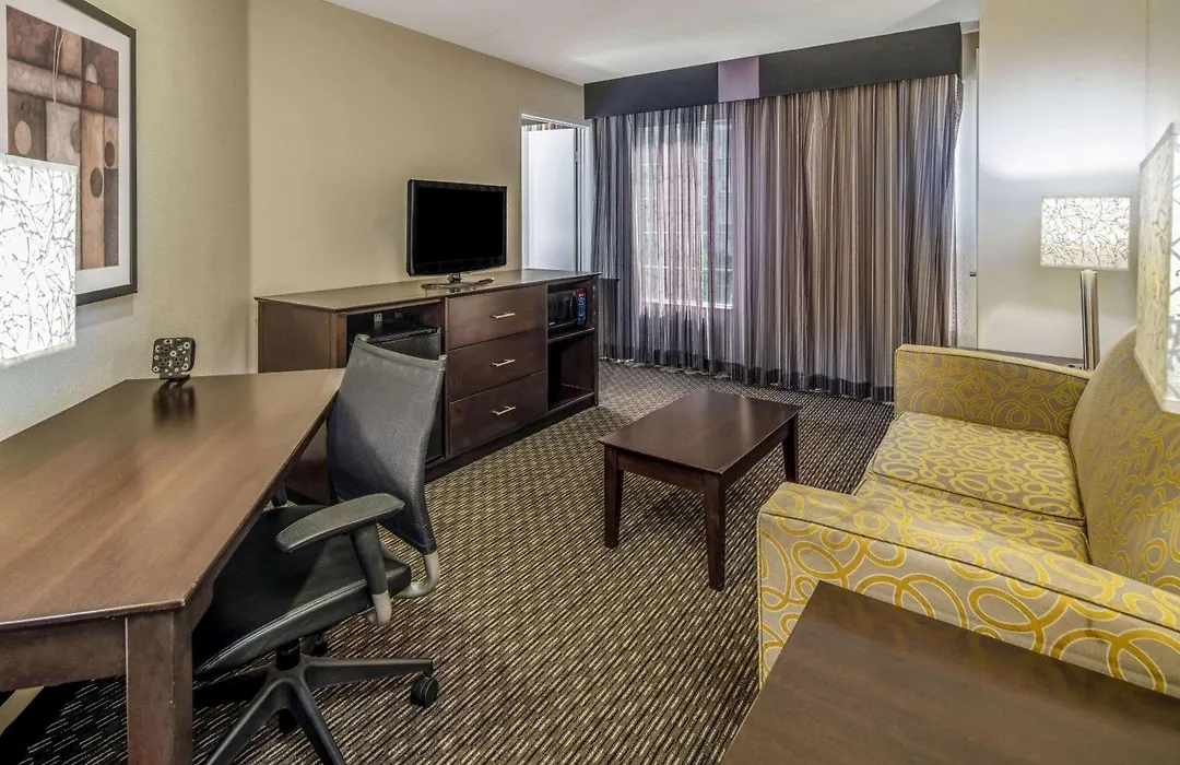 La Quinta By Wyndham Anaheim-1