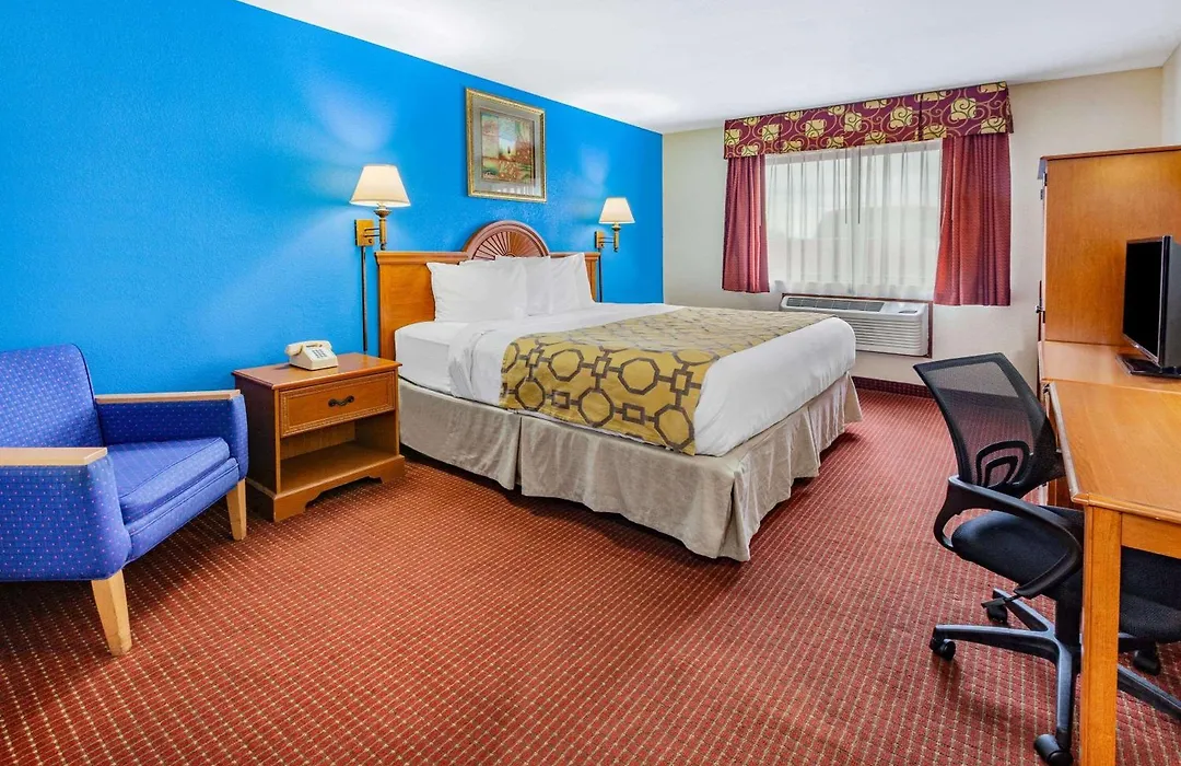 Baymont By Wyndham Perrysburg-Toledo-1