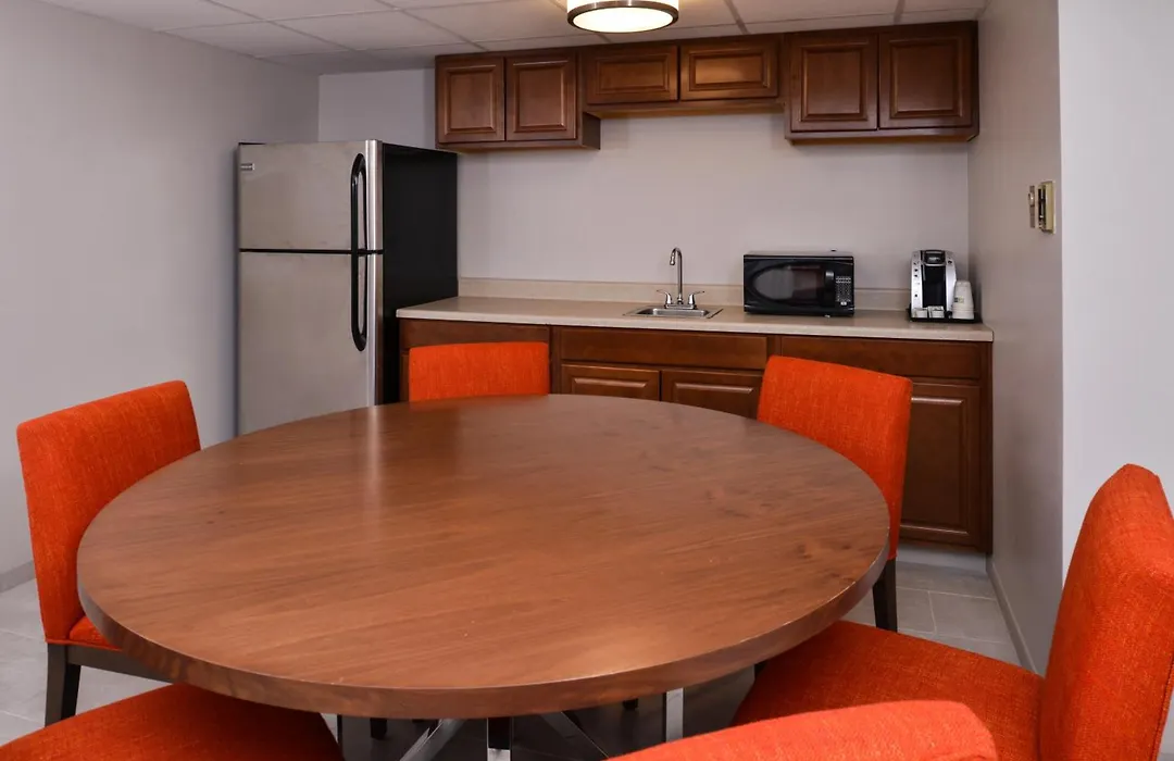 Holiday Inn Express & Suites Springfield By Ihg-1