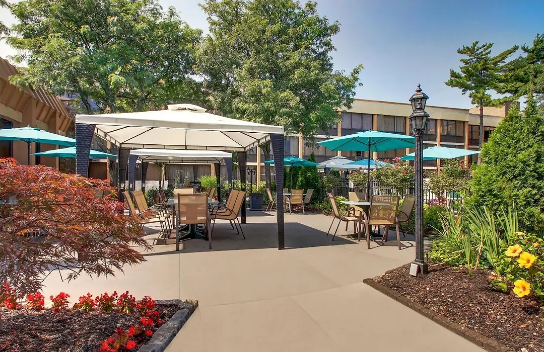 Holiday Inn Westbury-Long Island By Ihg-1