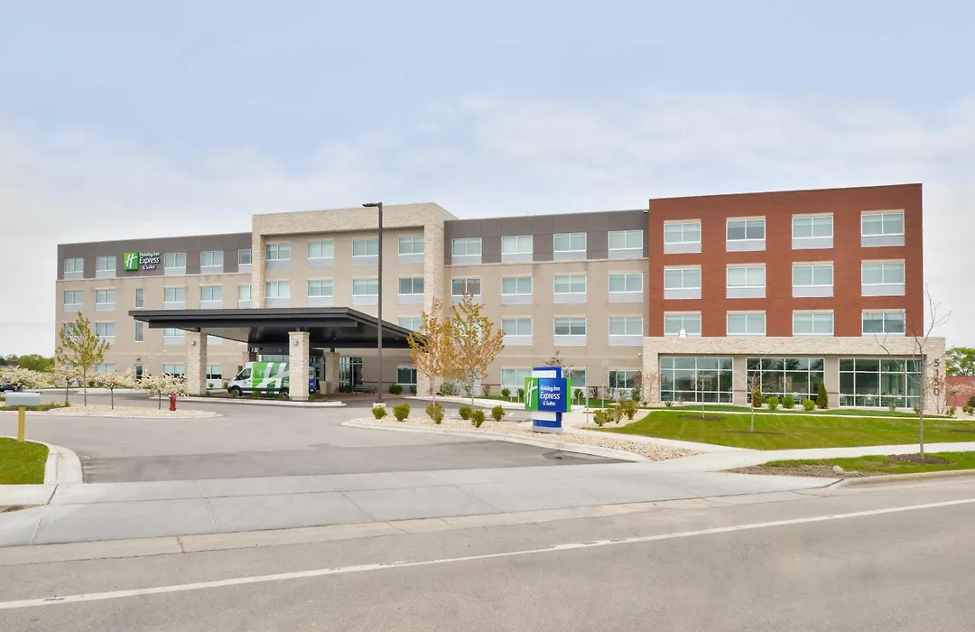 Holiday Inn Express & Suites Madison By Ihg-1