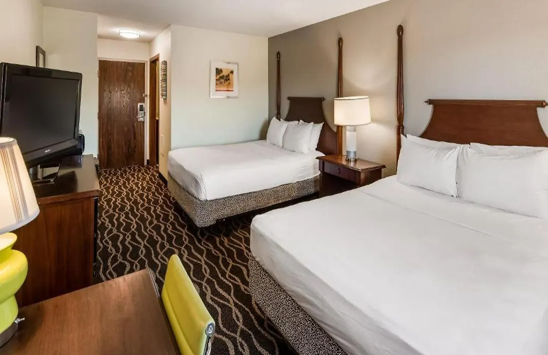 Bliss Point Inn & Suites-1