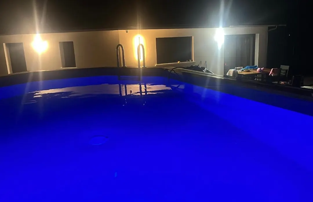 Chambre Privée Accès Piscine-1