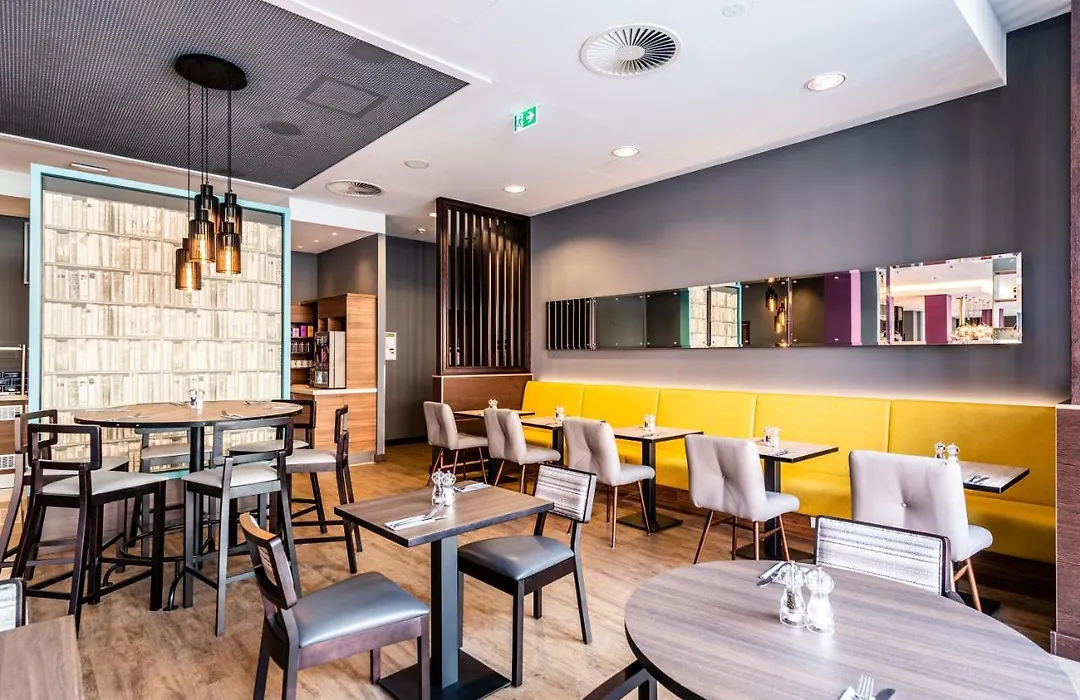 Premier Inn Nuernberg City Centre-1