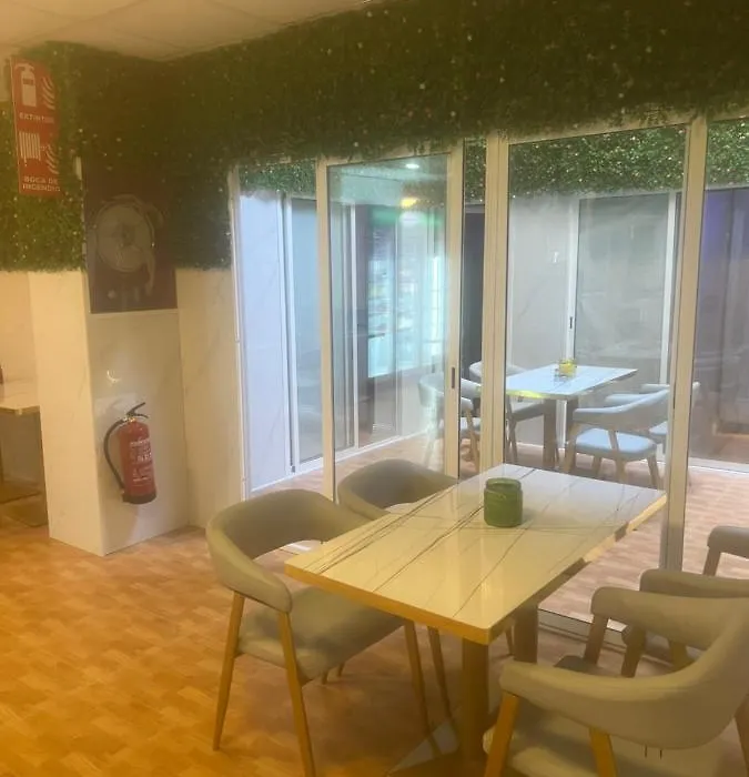 Limin Hostel Capsules-1