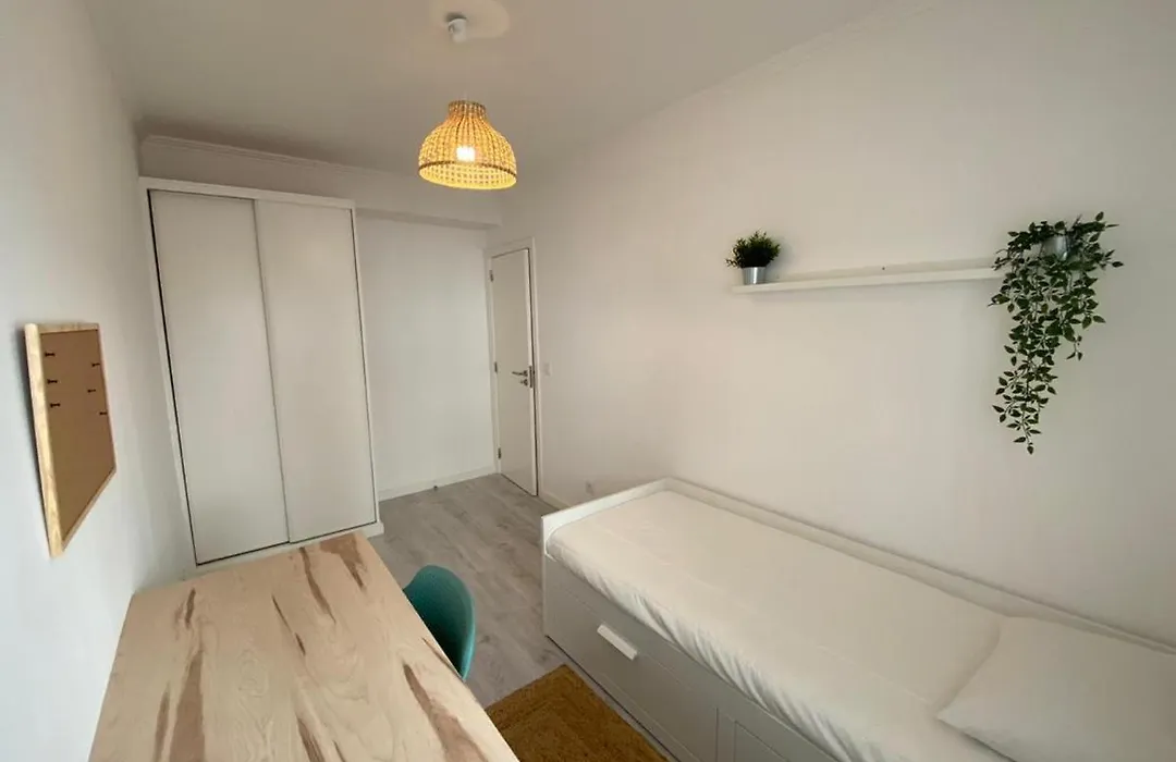Carcavelos Beach & Nova Sbe Shared Serviced Apartment 3-1