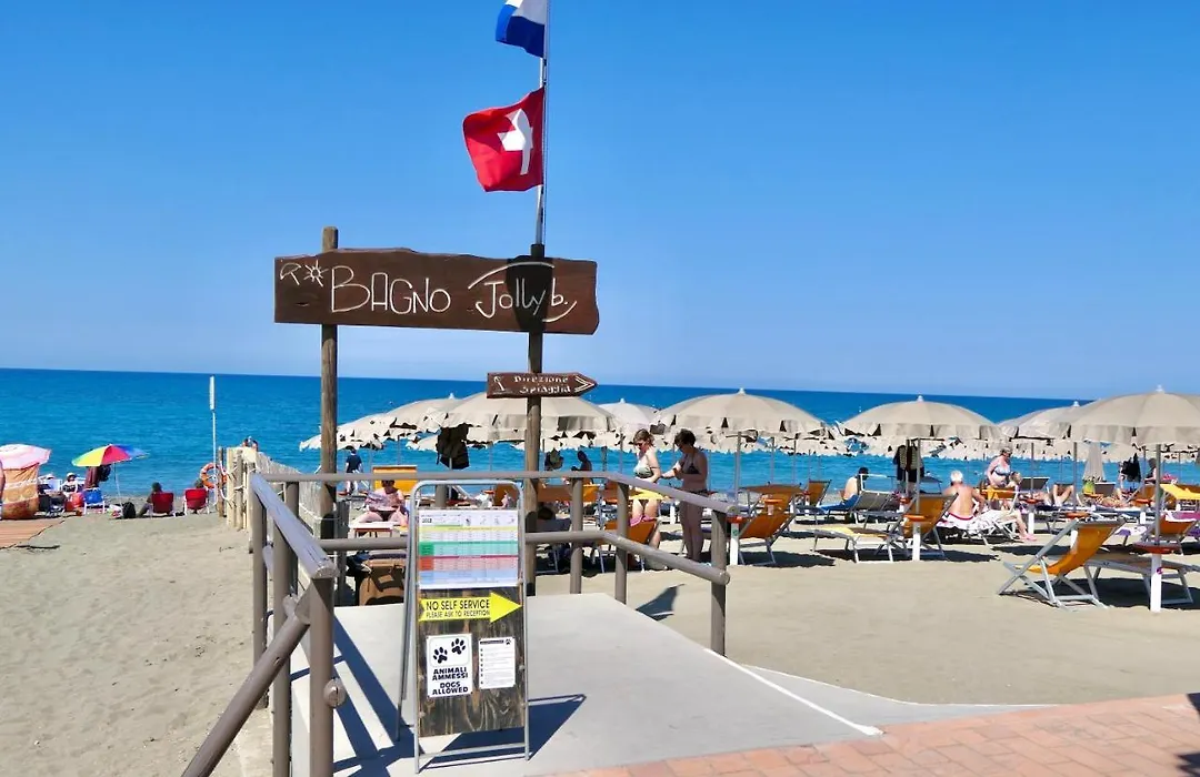 Apartment 4 Beds With Private Outdoor Area In Residence With Swimming-Pool In Marina Di Bibbona, Only 300 Meters From The Beach-1