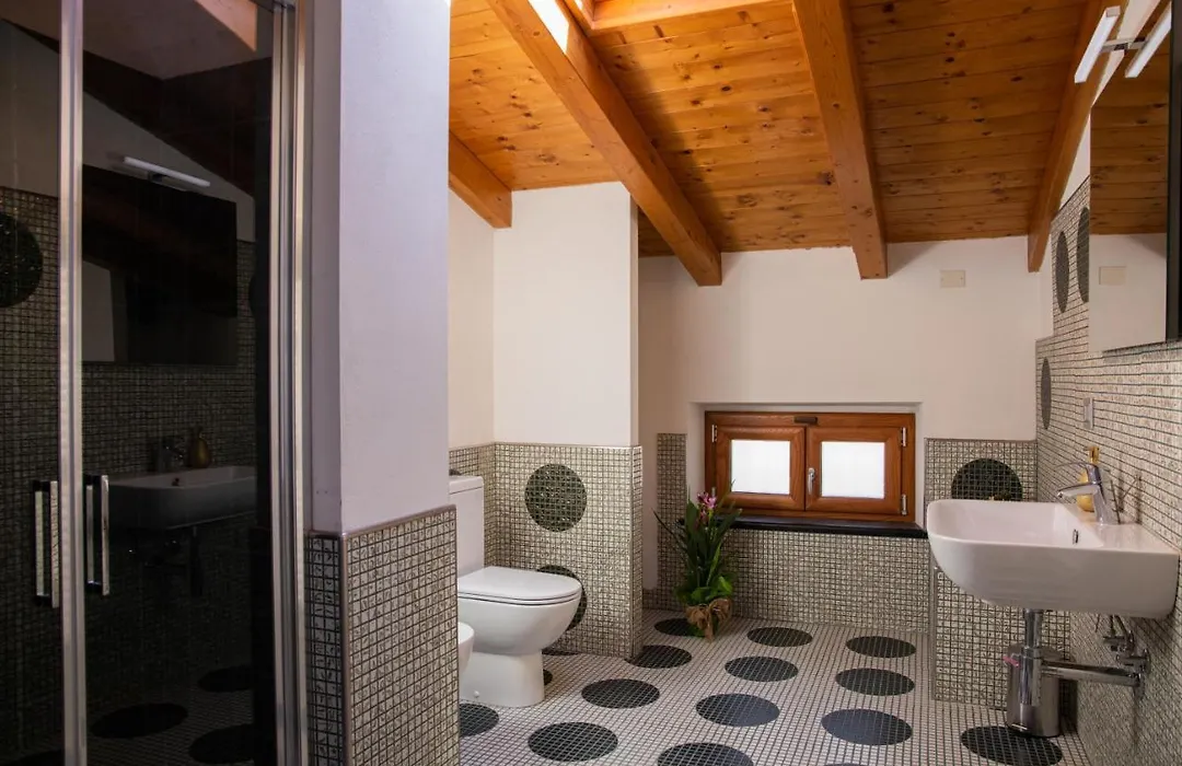Lei Rooms-1